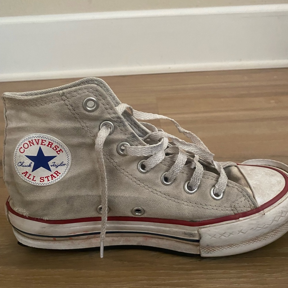 Worn Out Converse Kids High-Top Sneakers - Cream Size 2 in girls